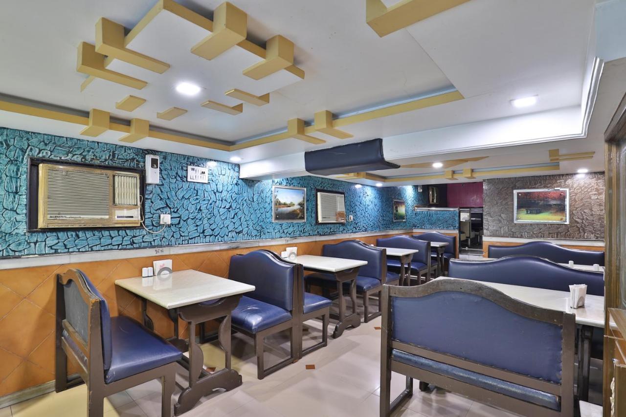 סוראט Hotel Midtown מראה חיצוני תמונה