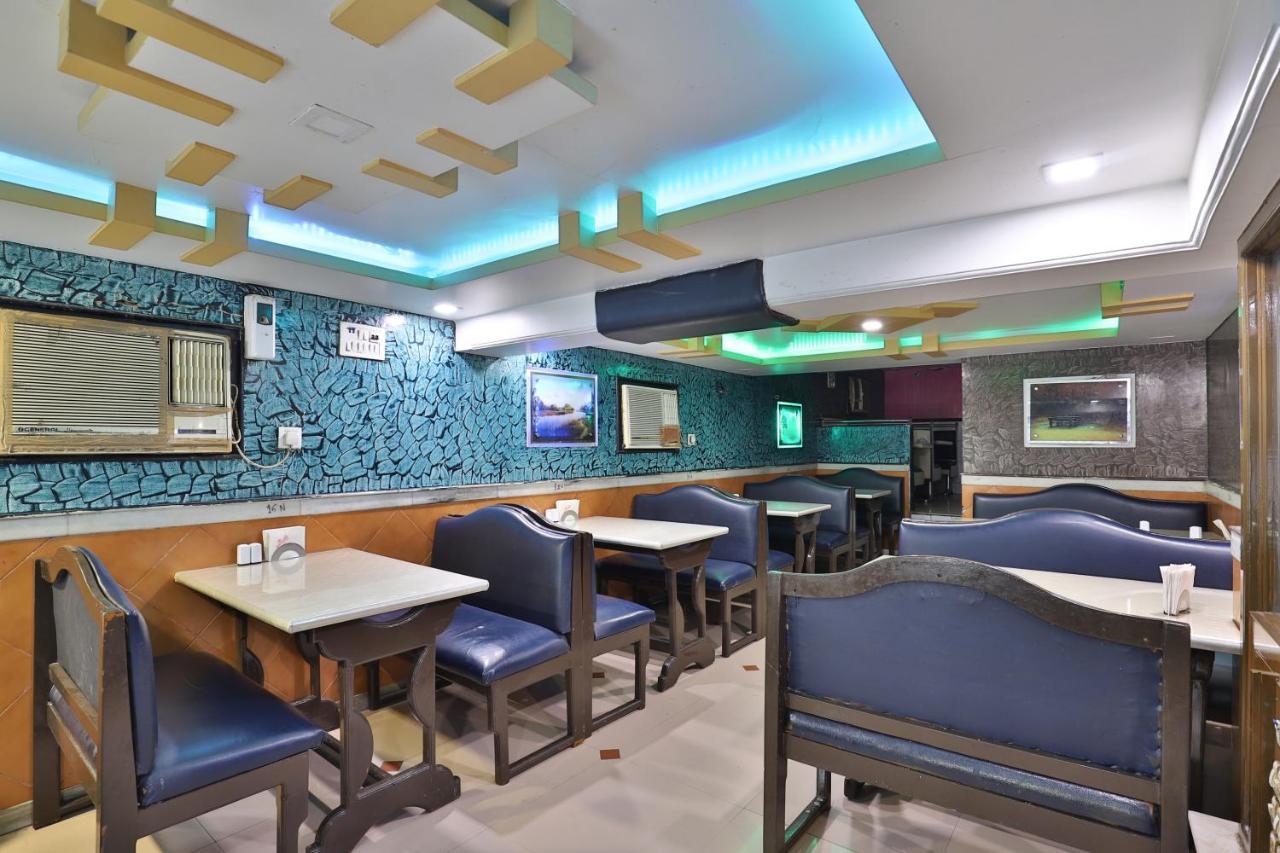 סוראט Hotel Midtown מראה חיצוני תמונה