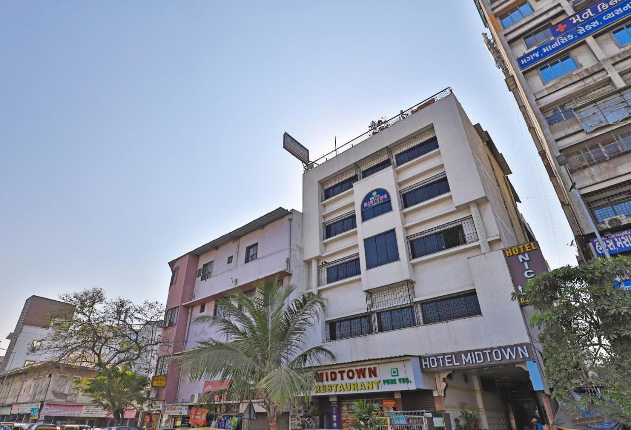 סוראט Hotel Midtown מראה חיצוני תמונה