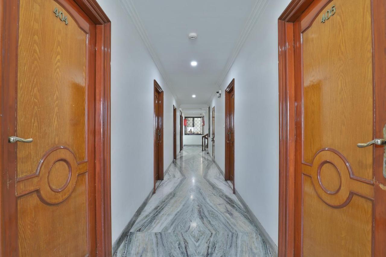 סוראט Hotel Midtown מראה חיצוני תמונה